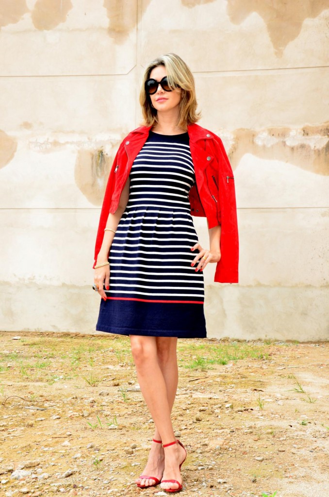 Jaqueta Ellus - Vestido Tommy Hilfiger - Sandálias Schutz - Bolsa Armani - Óculos Prada