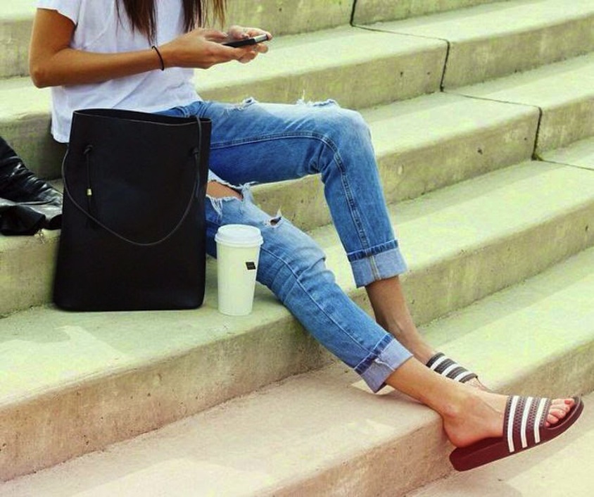 rippedjeans_adidas_pool_slides_sandals_sandalias_chanclas_streetstyle_moda_fashion_trends_tendencias_frontrowblog_zpsb4dd9570