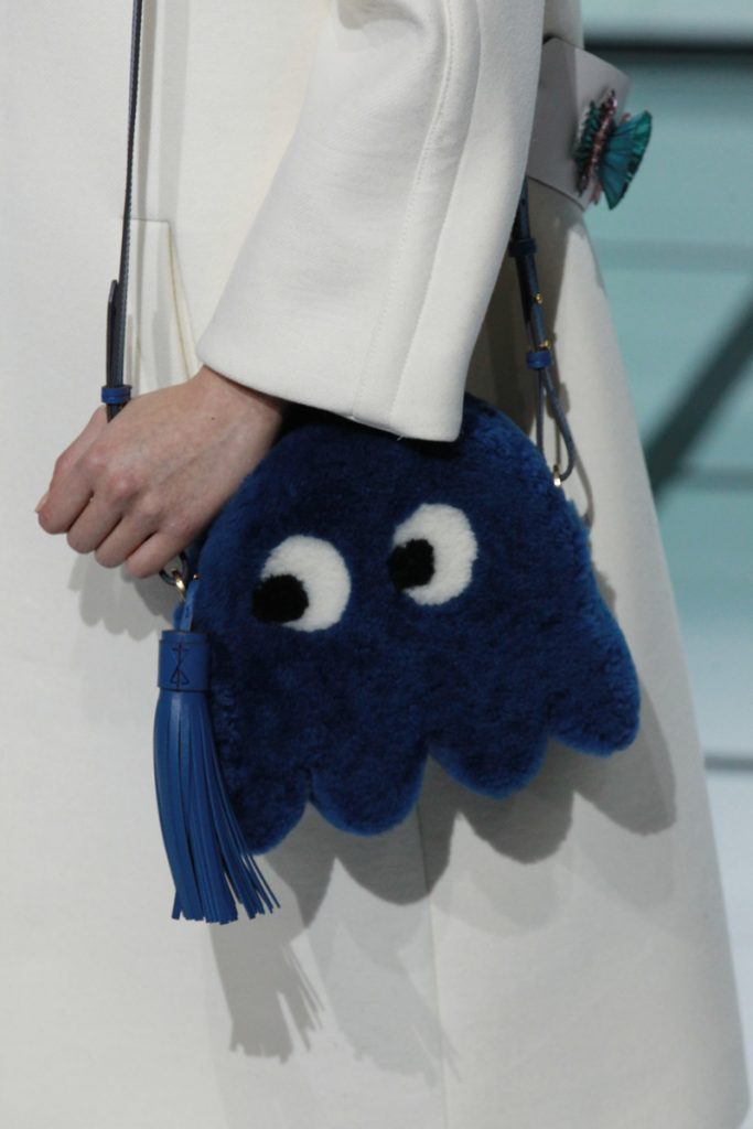 Looks e acessórios inspirados nos videogames por Anya Hindmarch
